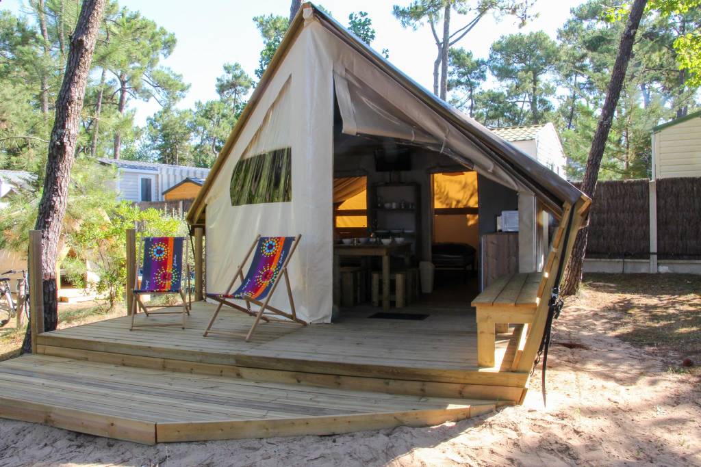 Zelt ECOLODGE 21m² - 2 Zimmer - ohne Sanitäranlagen (2019) halb