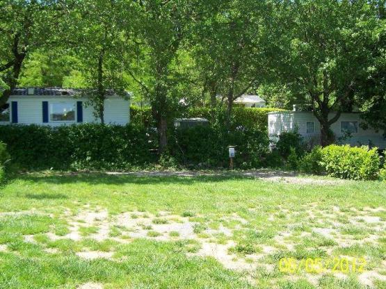 Stellplatz (90 m²), 1 Auto + Strom (10A)