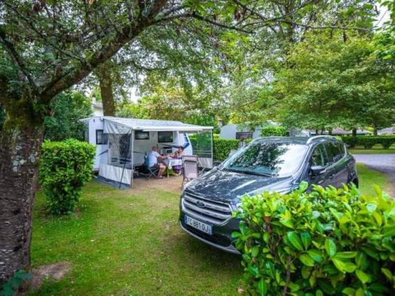 Stellplatz: Auto + Zelt/Wohnwagen