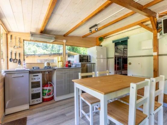 WOHNWAGEN OHNE BADEZIMMER