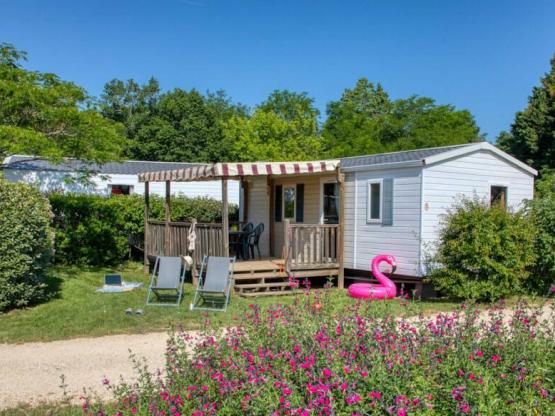 Mobilheim Confort 26m² (2 Zimmer) - überdachte Terrasse 13m² + TV