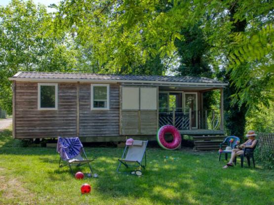 Mobilheim Standard 41m² (3 Zimmer) - überdachte Terrasse + TV