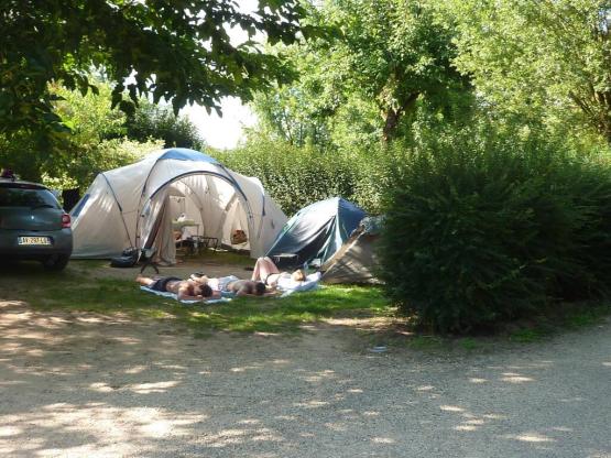 STELLPLATZ: 1 fahrzeug / hone strom
