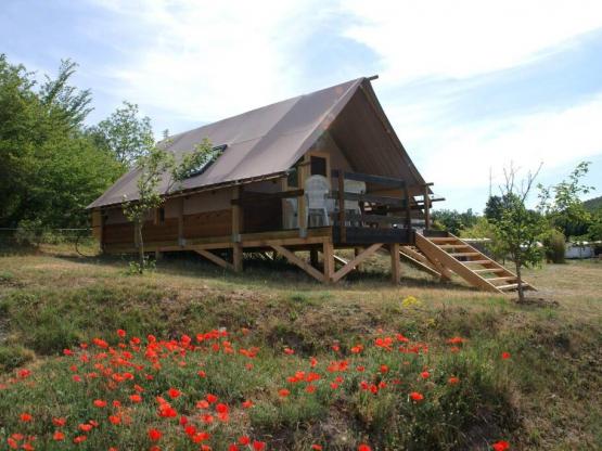 Hütte Premium 28m² 2 zimmer/ Halbüberdachte Terrasse / Klimaanlage/ TV