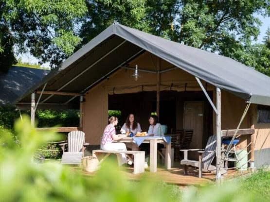 Ungewöhnliches Zelt Nature Confort Lodge 2 Schlafzimmer-