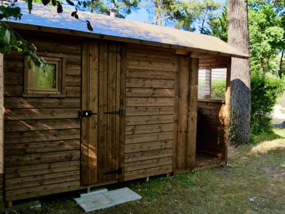 Premium Paket: Private Sanitäranlagen + Kochnische (16A und TV-Zugang)