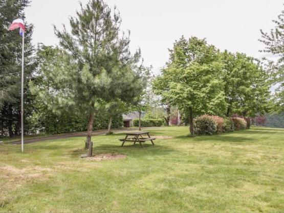 Stellplatz Nature (1 Zelt, Wohnwagen, Wohnmobil / 1 Fahrzeug)