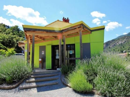 Stellplatz + 1 Auto + Zelt , Wohnwagen oder Wohnmobil