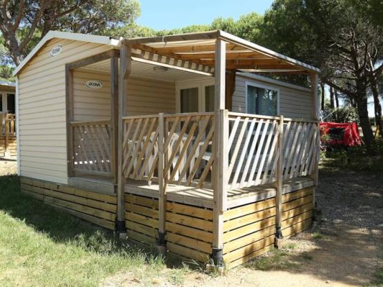 Mobilheim Méditerranée 32m² - 2 Schlafzimmer + Klimaanlage + TV + überdachte Terrasse
