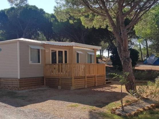 Mobilheim Prestige 40m² - 3 Schlafzimmer  + air-conditioning +TV + überdachte Terrasse