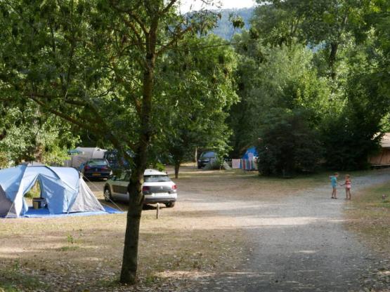 Stellplatz : Zelt + Strom (kein Auto Zugang)