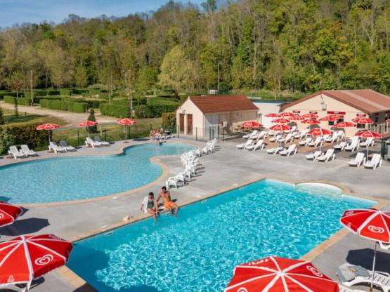 Crecy la Chapelle : STAR 3 Schlafzimmer - 1 Badezimmer - 1 TV - MIT KLIMAANLAGE