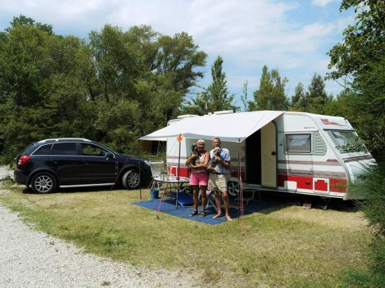 Pauschale: Stellplatz + 1 Wagen + Wohnwagen oder Zelt