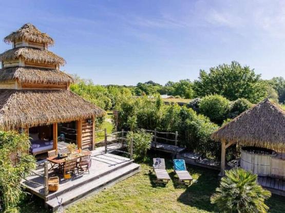 Cabane indonésienne avec spa