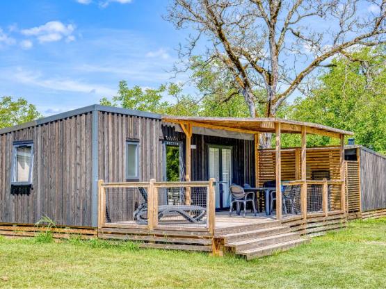 Homeflower Premium 35m² - 3 Zimmer + Terrasse + TV + Bettwäsche + Handtücher + CLIM