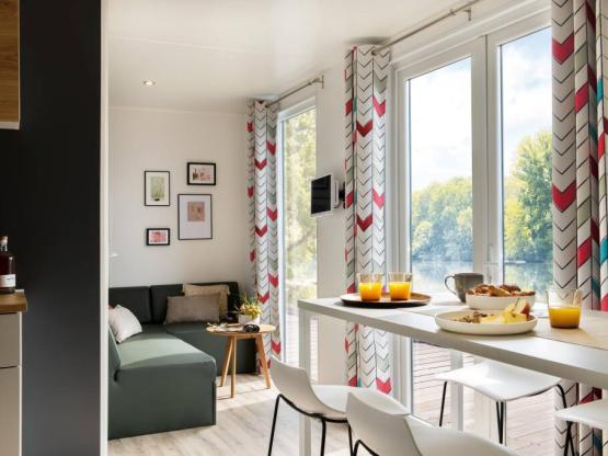 Mobilheim Premium 32m² 3 Schlafzimmer  + Terrasse + TV + Spülmaschine