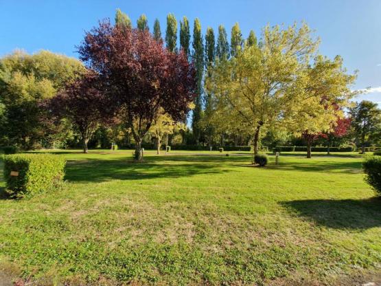 Stellplatz für Zelt/Wohnwagen/Wohnmobil