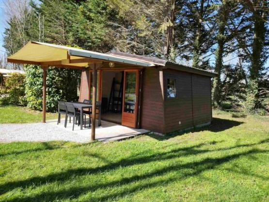 Hütte (ohne Sanitäranlagen)