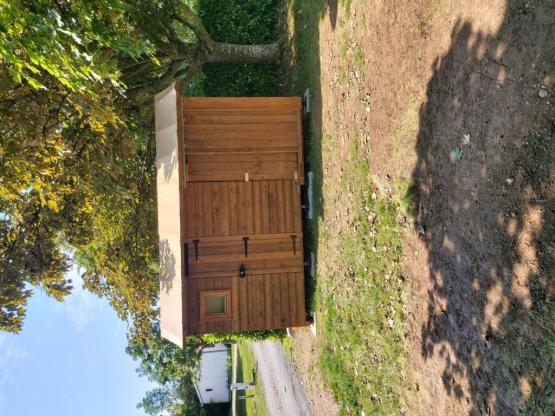 Stellplatz Premium + Freecamp (Zelt, Wohnwagen, Wohnmobil / 1 Auto)