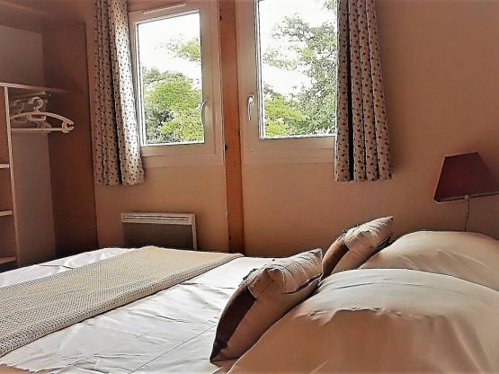 NUIT en Chalet. Formule B&B, petits déjeuners inclus.