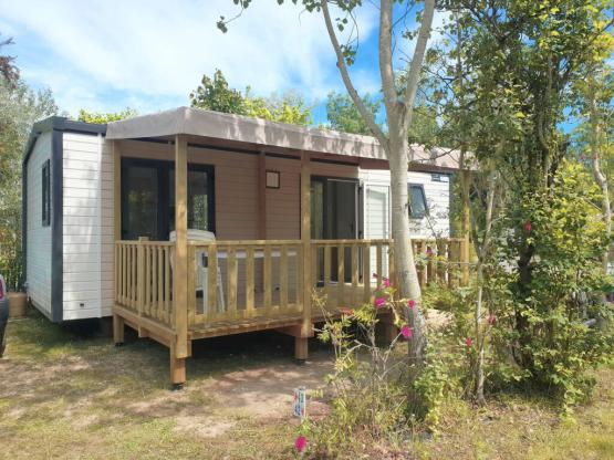 Mobilheim Premium - 2 Schlafzimmer - TV + Bettwäsche und Handtücher