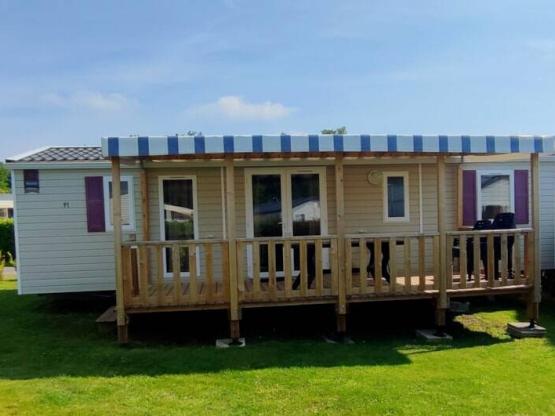 Mobil home Prenuim 2 salles douche 2 wc   6 personnes 3 chambres terrasse couverte 40 M2