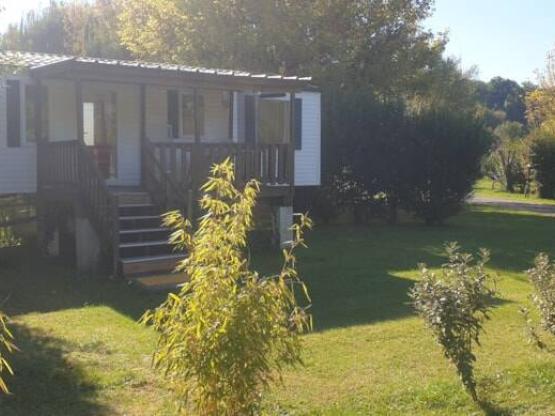 Stacaravan Standard 32m² (3 slaapkamers) + TV + airconditioning + terras