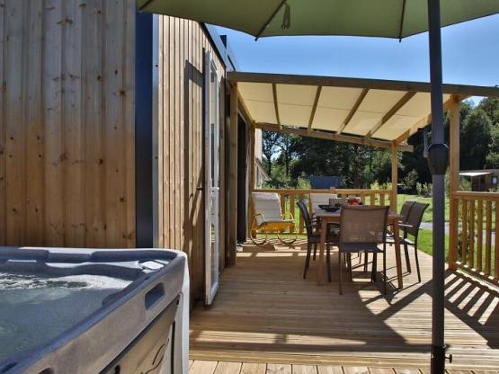 TAOS (3 Schlafzimmer – 2 Badzimmer - Klimaanlage) 40 m² + halbüberdachte Terrasse + SPA