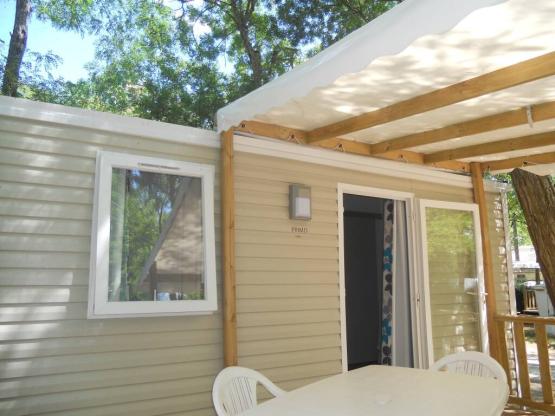 Mobilheim Confort18m² (1 Schlafzimmer) + überdachte Terrasse 9m² + TV