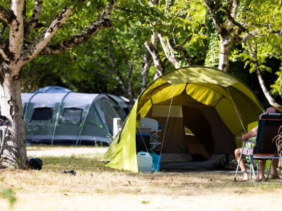 Stellplatz CONFORT 2 pers , mini 80 m², elect 16A, Trinkwasser, Kanalisation auf dem Stellplatz,