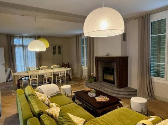 Weiße Villa, Luxeriös, 6 ch. 10/12 p. 4 SDE -TV