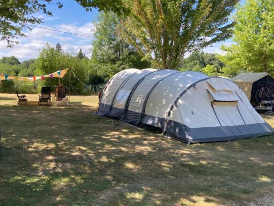 Stellplatz : Auto + Zelt oder Wohnwagen