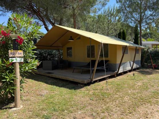 Safari Lodge 37 m2 (ohne Sanitäranlagen), 2 Zimmer, überdachte Terrasse