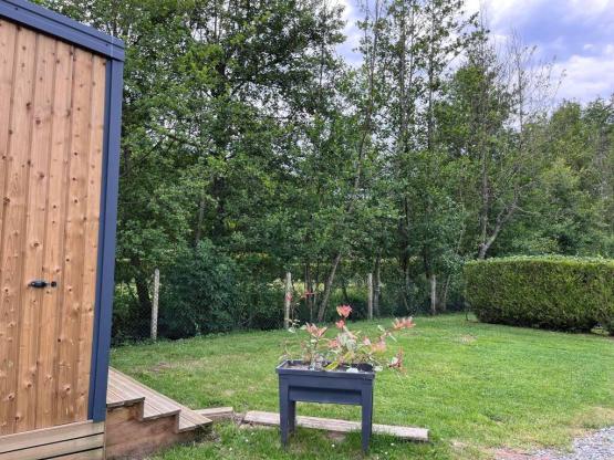 Individuelle sanitäre Premium-Zeltstellplätze Strom 13 Ampere