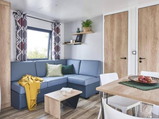 Mobilheim Family Premium 8 Personen (2023) große halb überdachte Terrasse + TV + Geschirrspülmaschin
