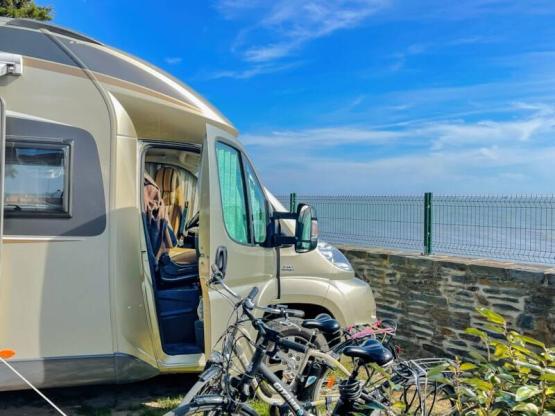 ACSI-MITGLIED - ACSI-Tarif in der Nebensaison / 1 Hund inbegriffen/ Strom 10A inb