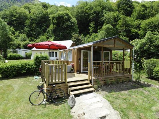 Mobilheim Confort 23m² - 1 Schlafzimmer - Halbüberdachte Terrasse 18m² + BBQ+ BETTWÄSCHE + HANDTÜCHE