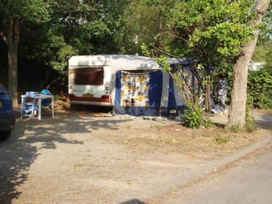 PRIVILEGE XL STELLPLATZ 120 m² + Strom 6 A.