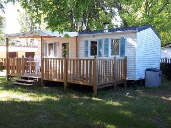 Stacaravan Confort Family - 25m² -  2 slaapkamers - overdekt terras -