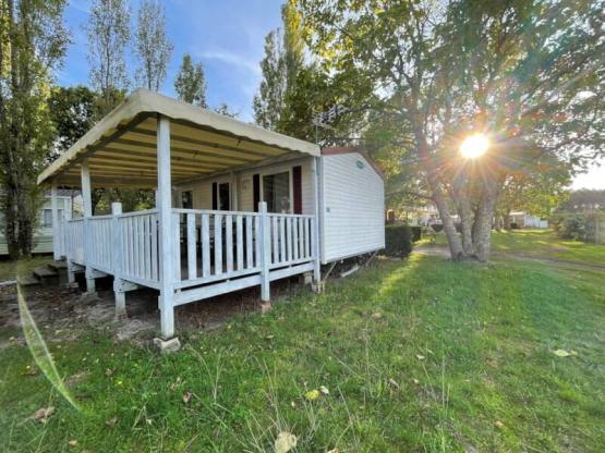 Stacaravan Confort Tribu - 35m² -  3 slaapkamers - overdekt terras -