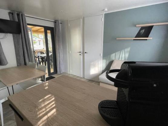 Stacaravan Premium - 32m² - Airco -  2 slaapkamers - overdekt terras -