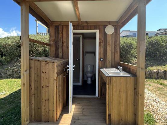 Pitch - private sanitary