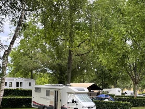 Stellplatz + 1 Auto oder Wohnmobil  -