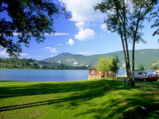 Forfait camping (standplaats, 2 personen, 1 voertuig)