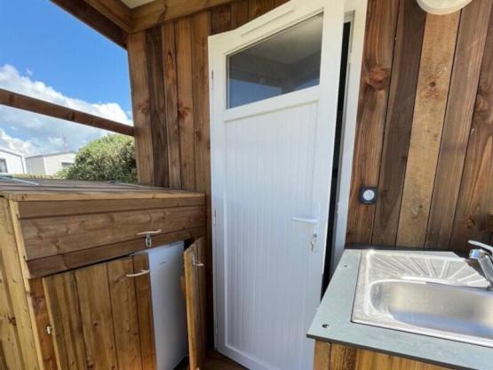 Pitch - private sanitary