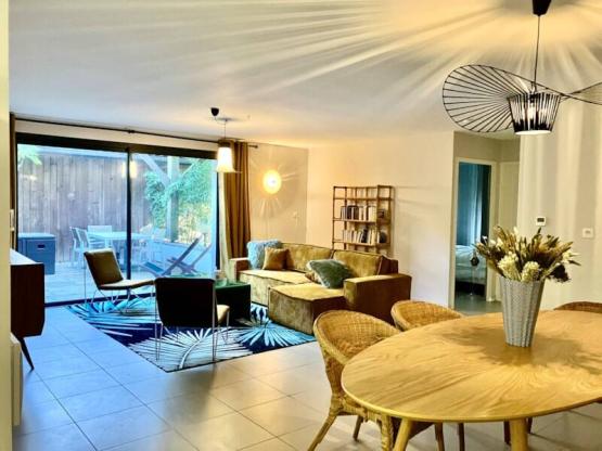 Ferienwohnungen Standard 30m² 1 Zimmer +  Betten gemacht + Handtücher + Terrasse + TV