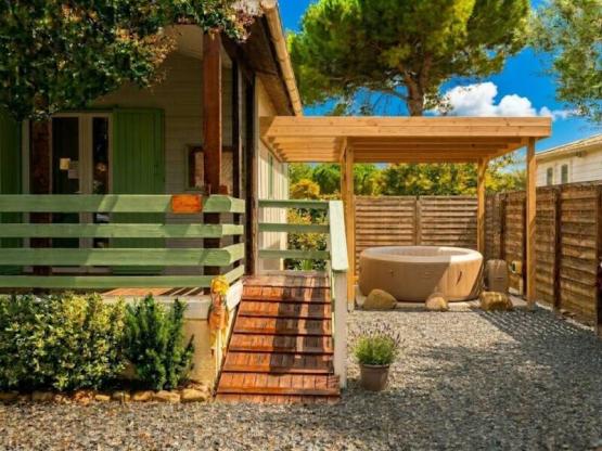 Luxus-Ferienhaus mit 3 Schlafzimmern und eigenem Whirlpool