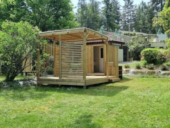 Stellplatz Luxe Plus - Individuelle Sanitäranlagen + Terrasse