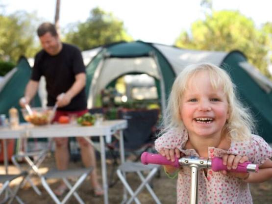 Pauschale B : stellplatz + Auto + Strom  10 Amp