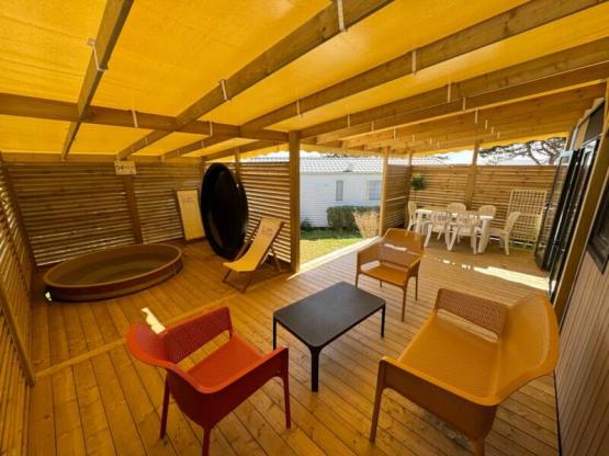 Mobilheim Premium Terrasse Nordisches Bad